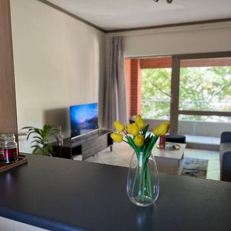 Stunning 1 Bedroom Apartment Sandton Ngoại thất bức ảnh