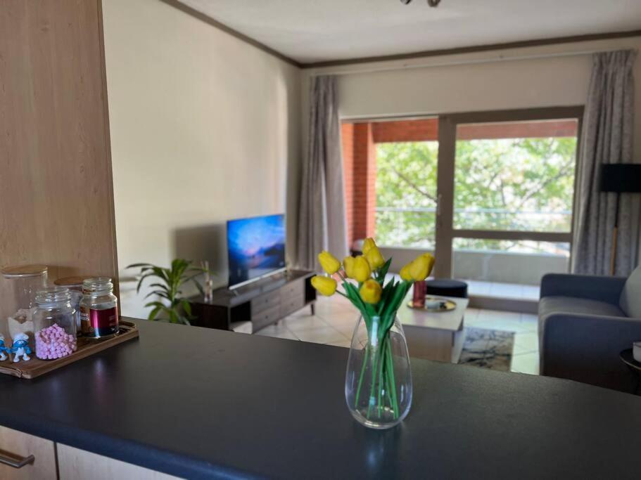 Stunning 1 Bedroom Apartment Sandton Ngoại thất bức ảnh